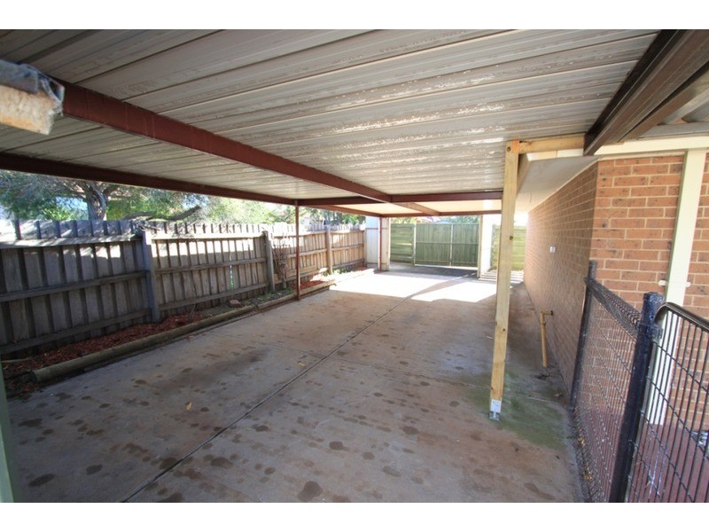 3 Raleighs Road, Melton VIC 3337