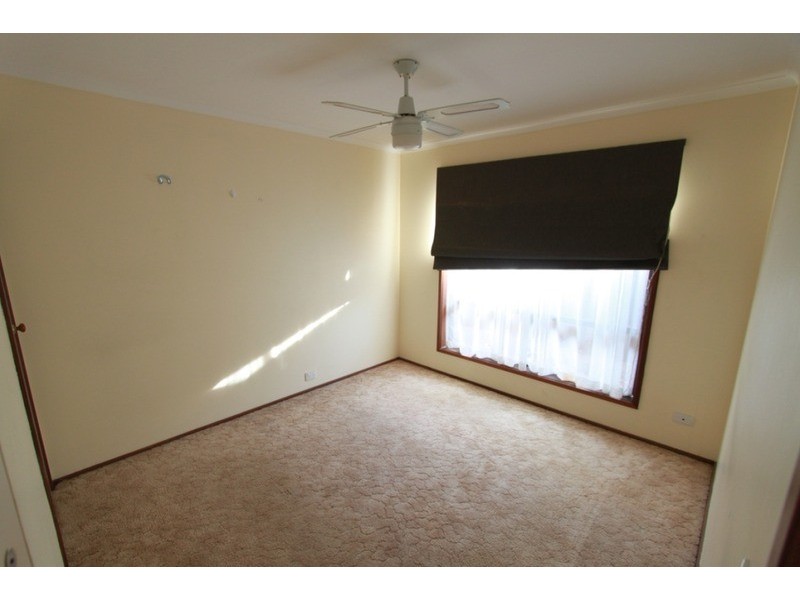 6A Lavarack Street, Melton South VIC 3338