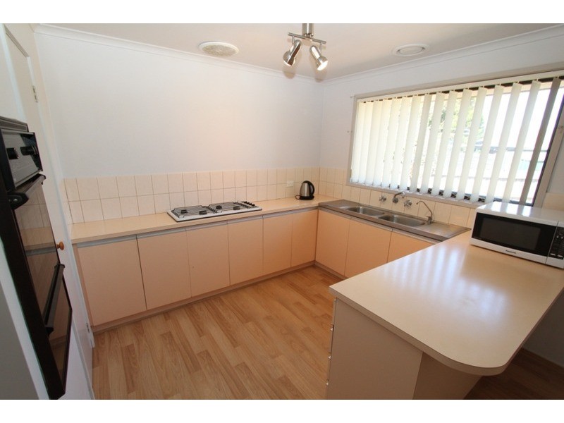 13 Barnong  Close, Kurunjang VIC 3337