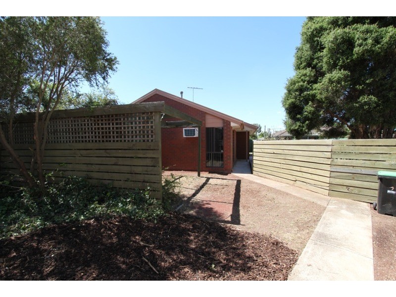 13 Barnong  Close, Kurunjang VIC 3337