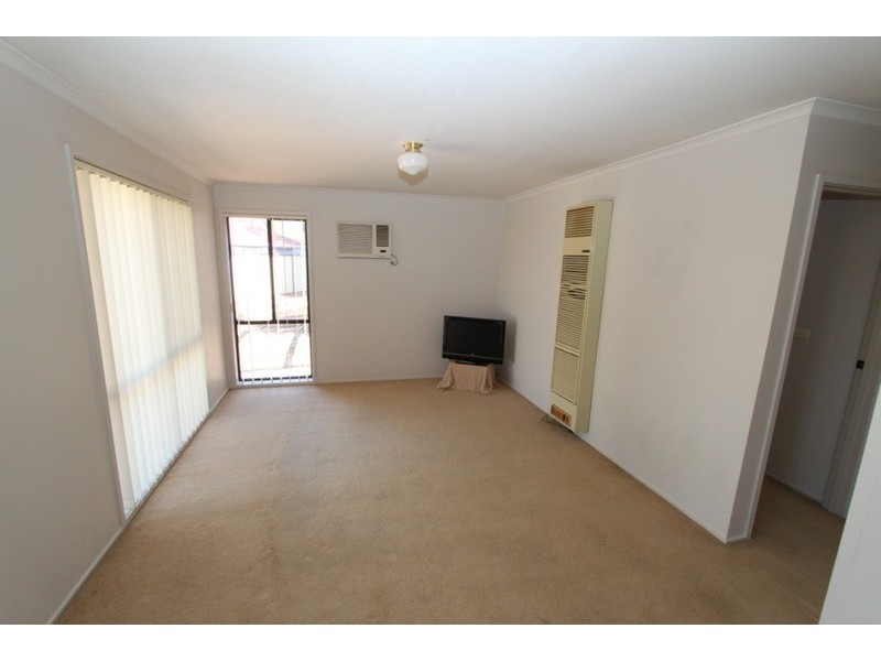 13 Barnong  Close, Kurunjang VIC 3337