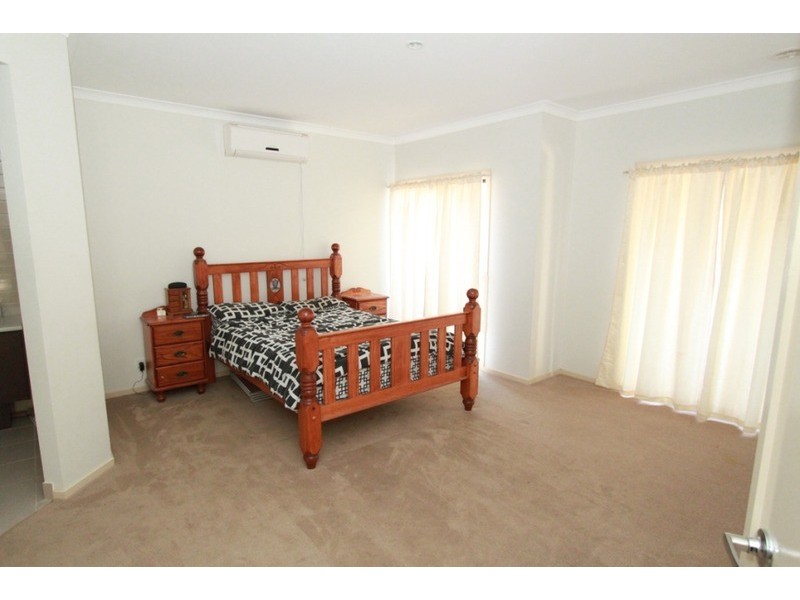19 Kevington Drive, Eynesbury VIC 3338