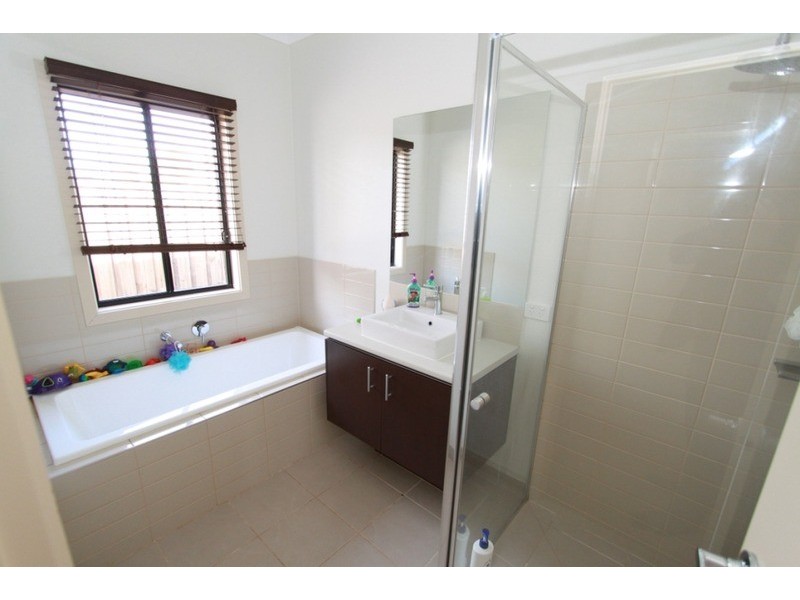 19 Kevington Drive, Eynesbury VIC 3338