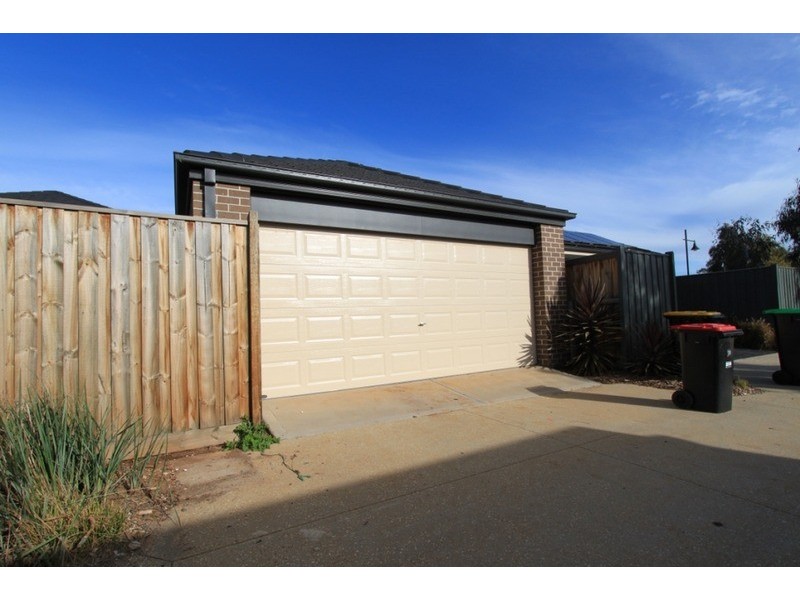 19 Kevington Drive, Eynesbury VIC 3338