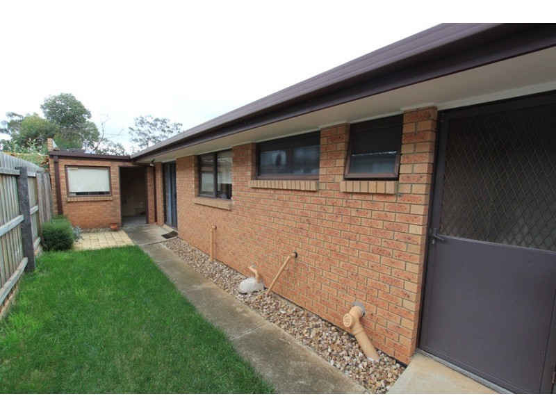 4/22 Creek Street, Melton South VIC 3338