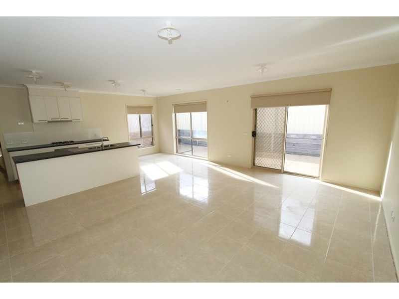 2 Themeda View, Melton West VIC 3337