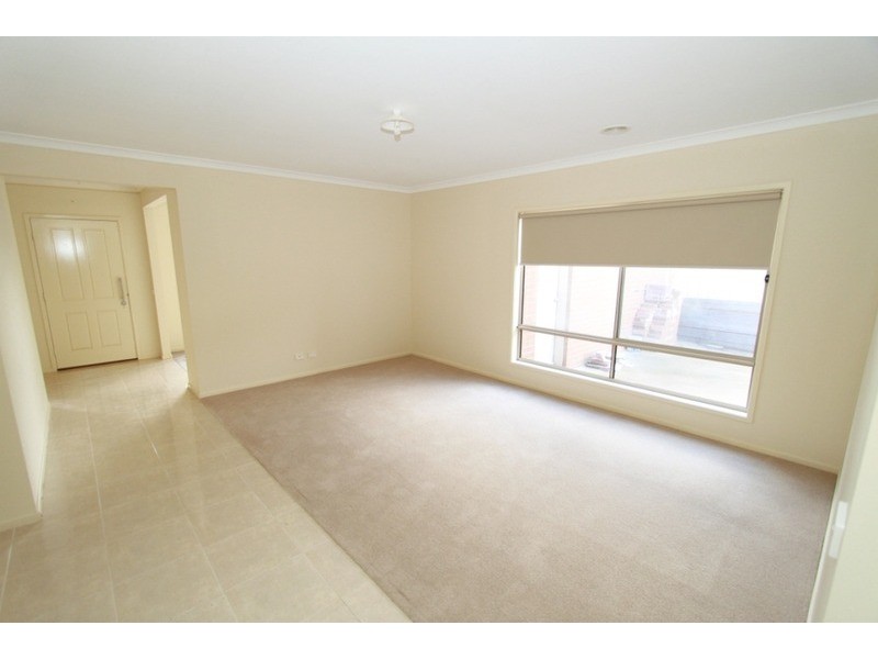 2 Themeda View, Melton West VIC 3337