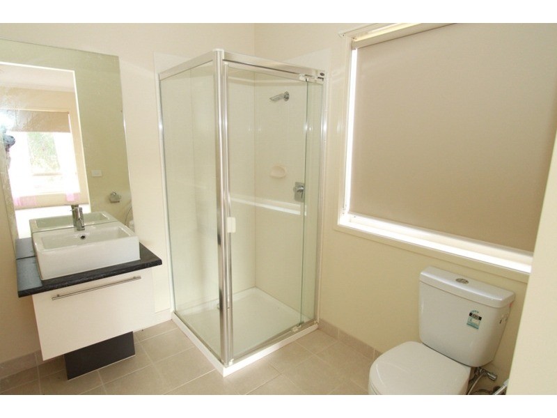 2 Themeda View, Melton West VIC 3337