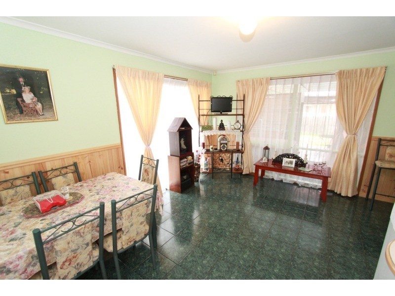 3 Wilong  Close, Kurunjang VIC 3337