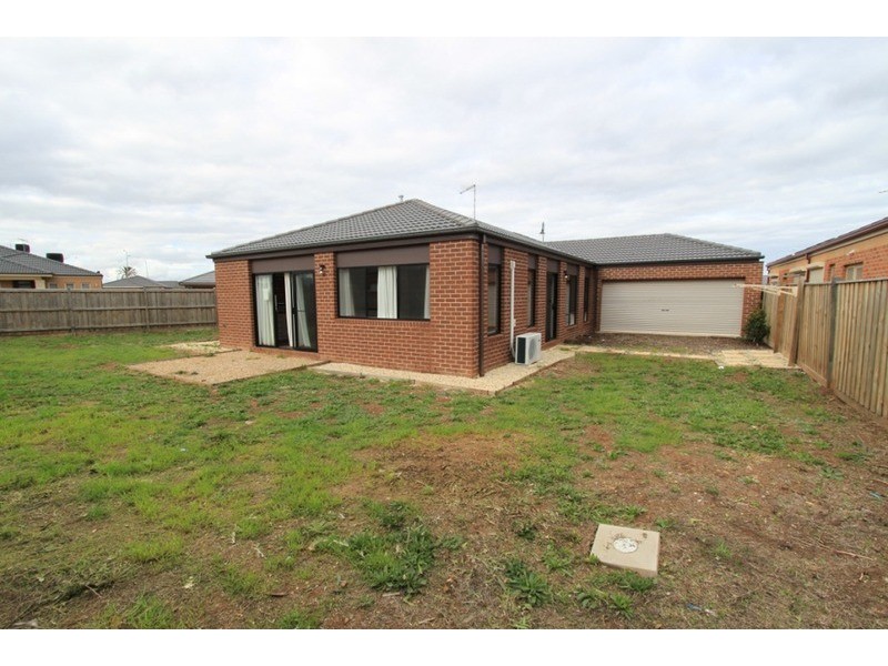 69 Gallery Avenue, Melton West VIC 3337