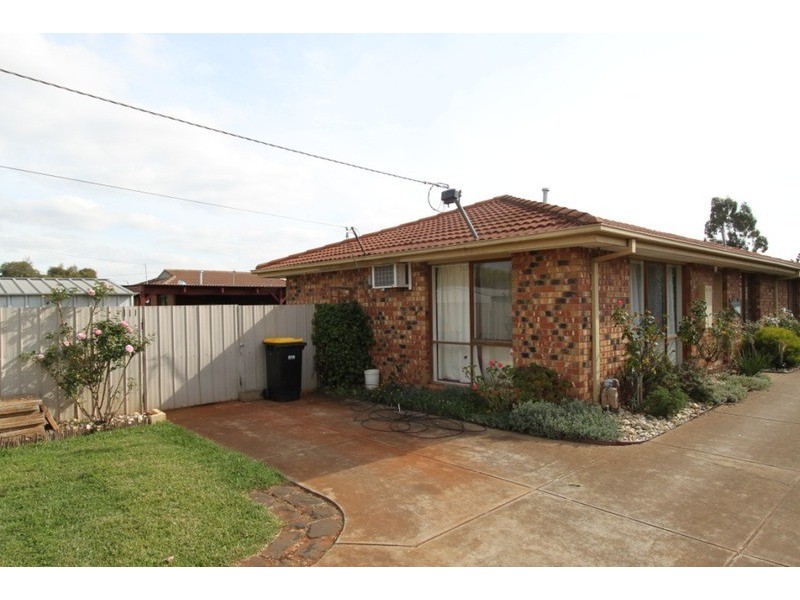 1/23 Hume Avenue, Melton South VIC 3338