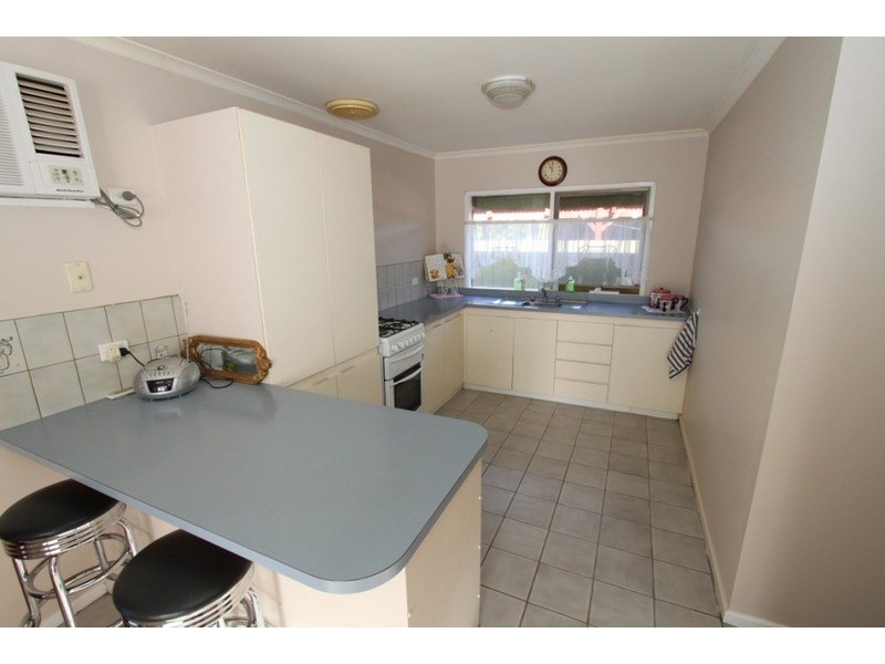 1/23 Hume Avenue, Melton South VIC 3338