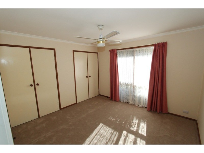 1/23 Hume Avenue, Melton South VIC 3338