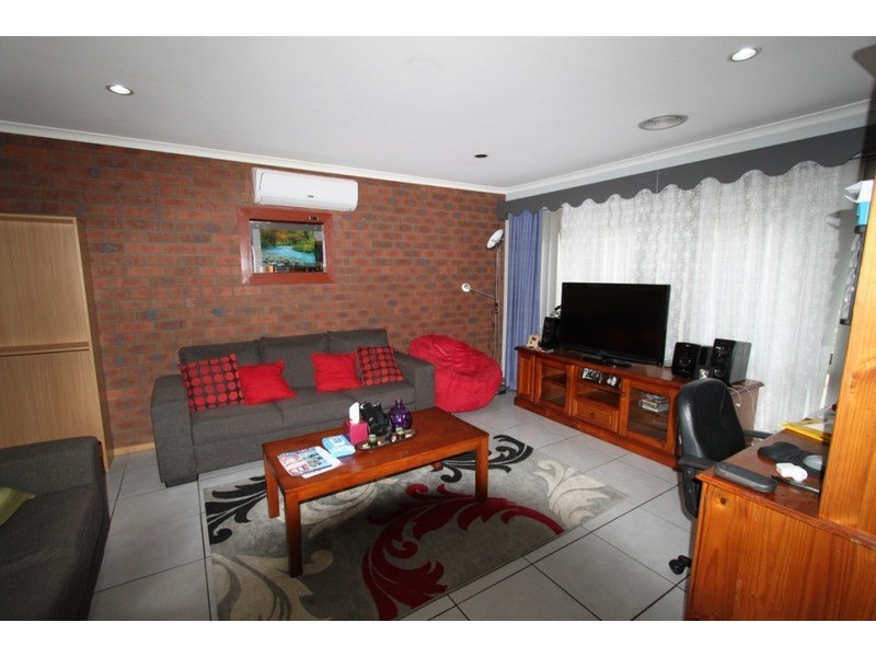 1 Gamalite Drive, Melton West VIC 3337