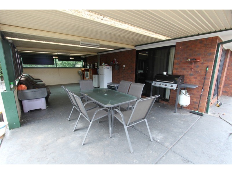 1 Gamalite Drive, Melton West VIC 3337