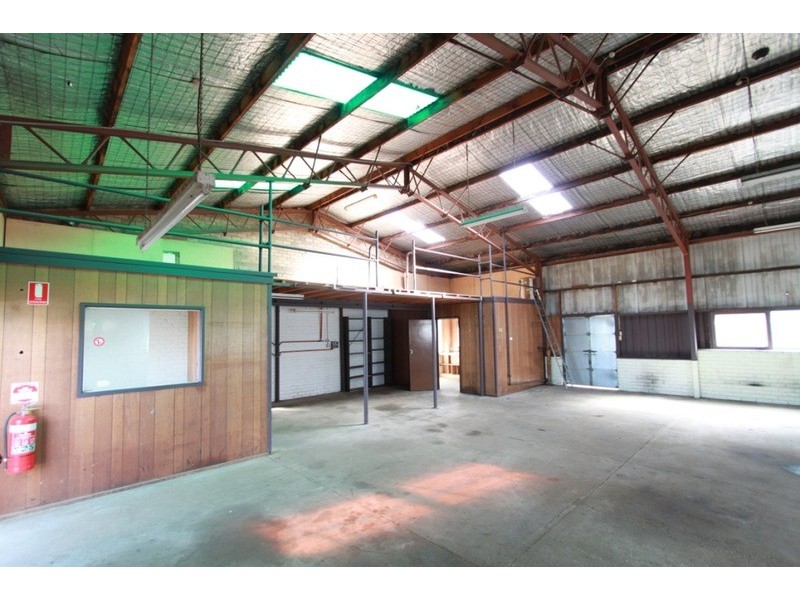 2/12 Reserve Road, Melton VIC 3337