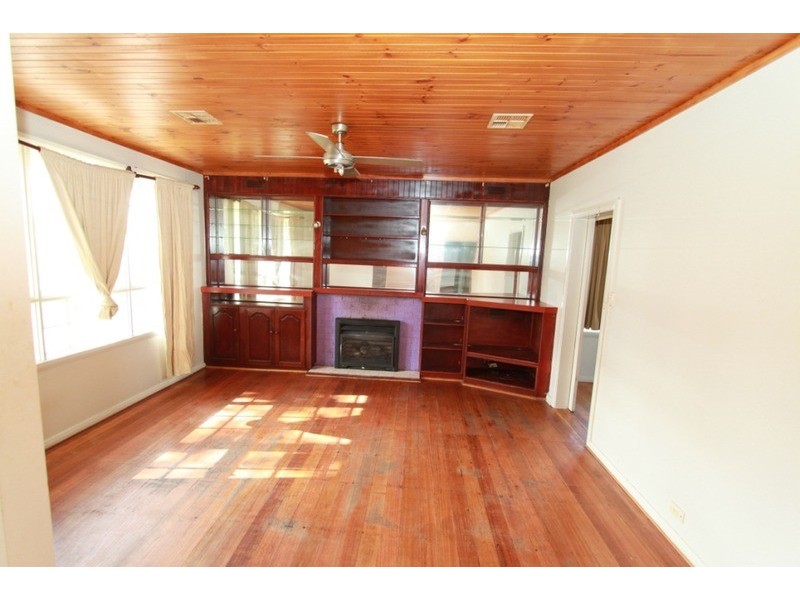 14 Toolern Street, Melton South VIC 3338