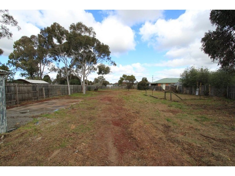 14 Toolern Street, Melton South VIC 3338