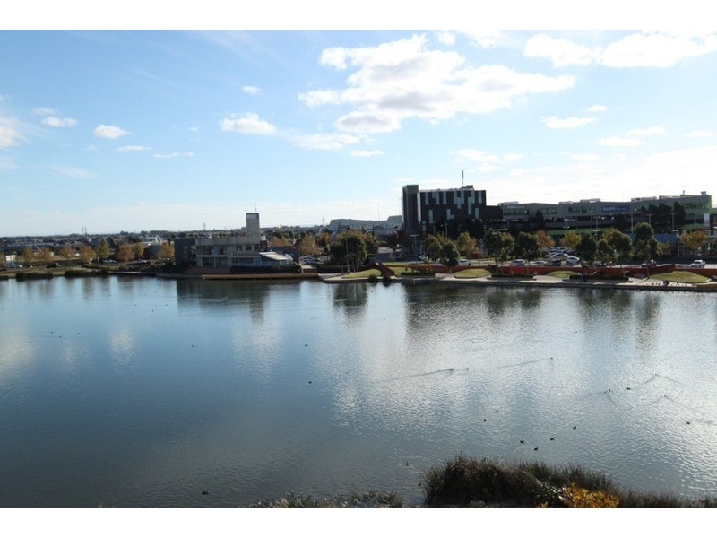 13/76 The Esplanade, Caroline Springs VIC 3023