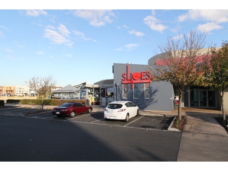 13/76 The Esplanade, Caroline Springs VIC 3023