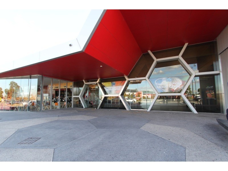 6/76 The Esplanade, Caroline Springs VIC 3023