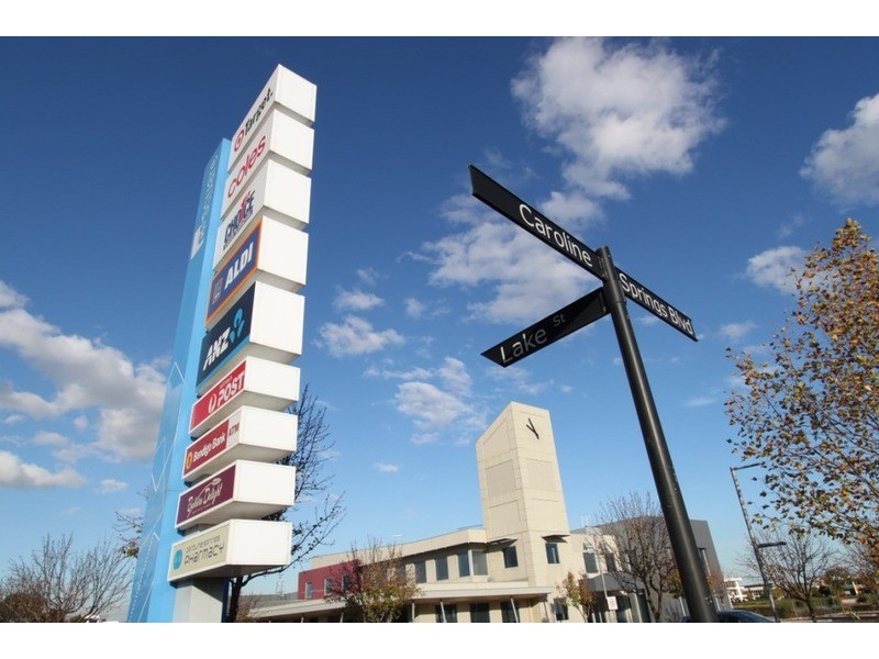 6/76 The Esplanade, Caroline Springs VIC 3023