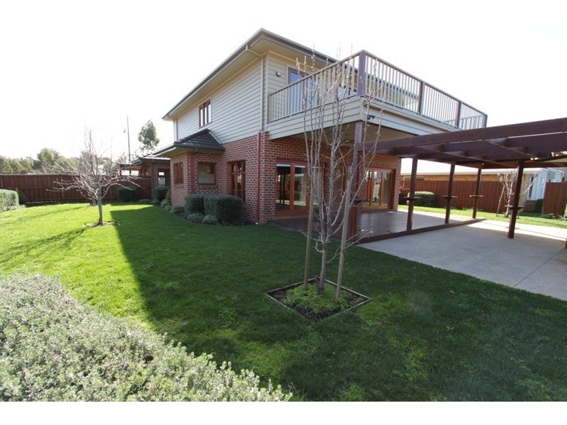 16 Walhalla  Drive, Eynesbury VIC 3338