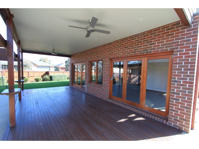 16 Walhalla  Drive, Eynesbury VIC 3338