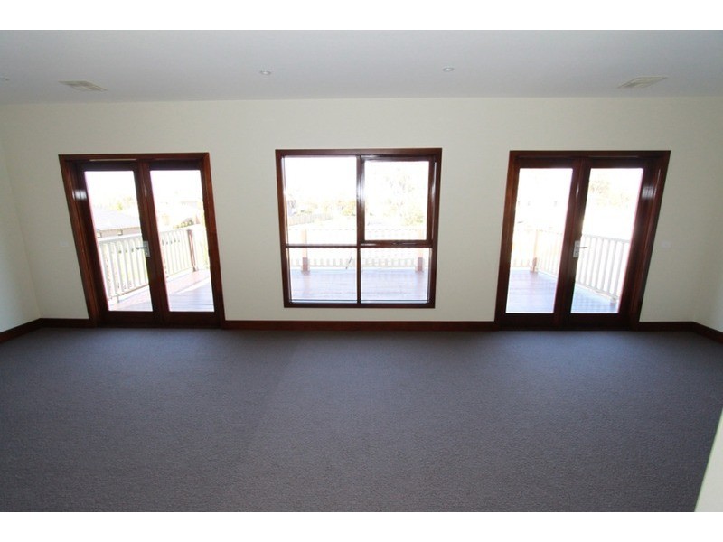 16 Walhalla  Drive, Eynesbury VIC 3338