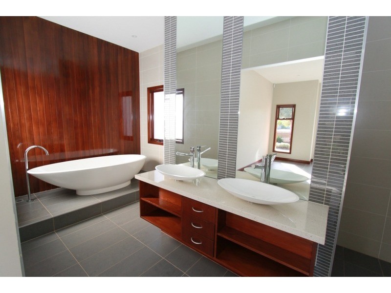 16 Walhalla  Drive, Eynesbury VIC 3338