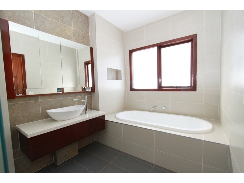 16 Walhalla  Drive, Eynesbury VIC 3338