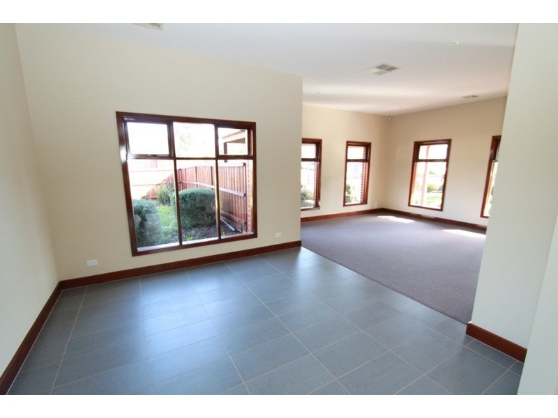 16 Walhalla  Drive, Eynesbury VIC 3338