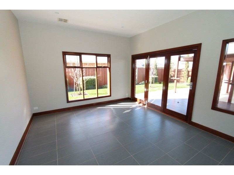 16 Walhalla  Drive, Eynesbury VIC 3338