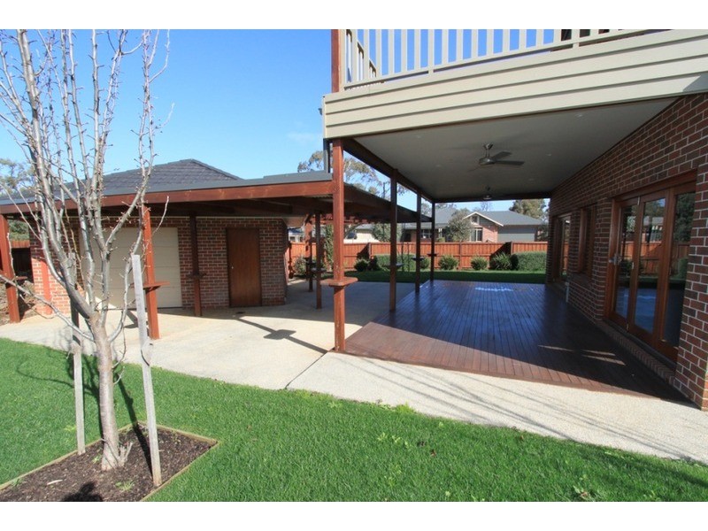 16 Walhalla  Drive, Eynesbury VIC 3338