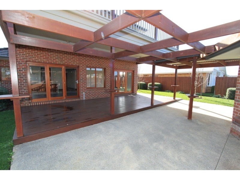 16 Walhalla  Drive, Eynesbury VIC 3338