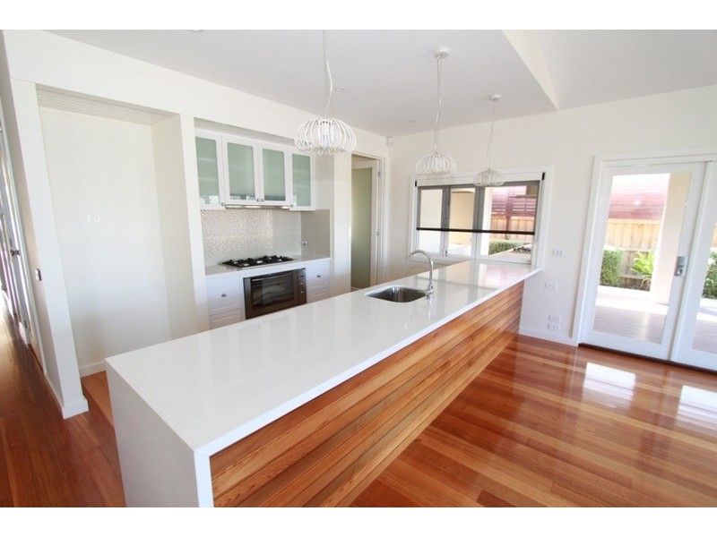 18 Walhalla Drive, Eynesbury VIC 3338