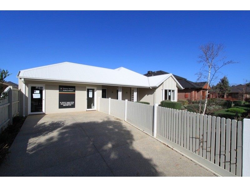 18 Walhalla Drive, Eynesbury VIC 3338