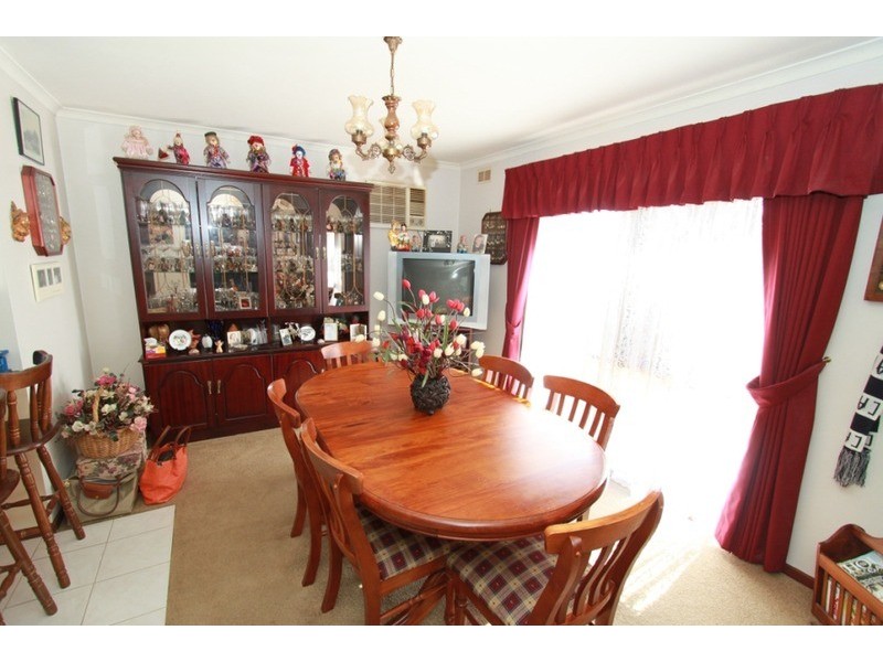 6 Vista  Drive, Melton VIC 3337