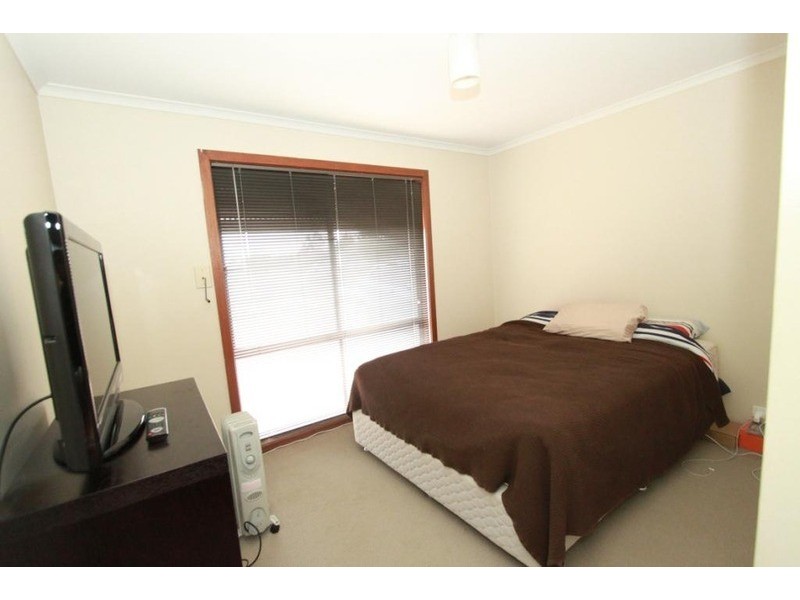 1/58 Andrew Street, Melton South VIC 3338