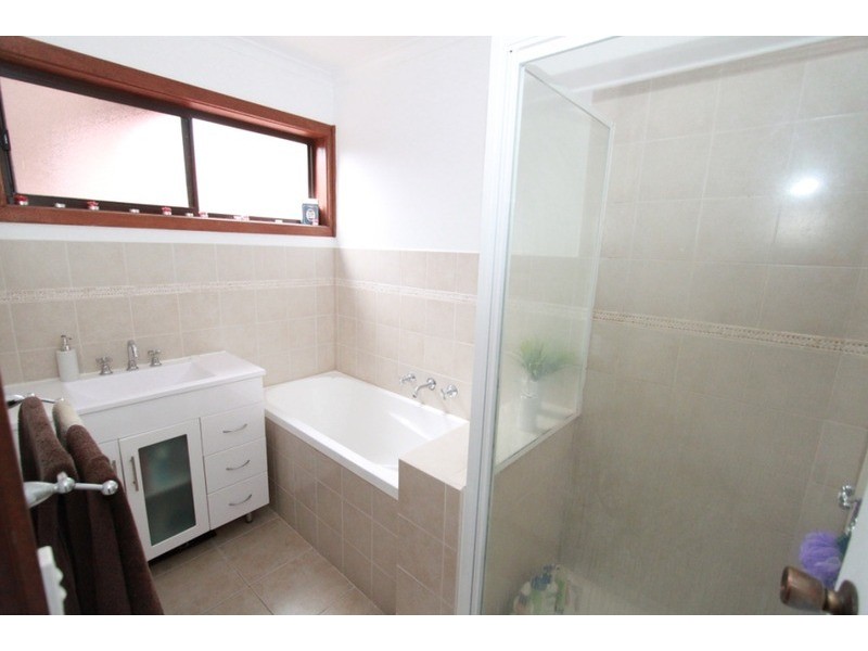 1/58 Andrew Street, Melton South VIC 3338