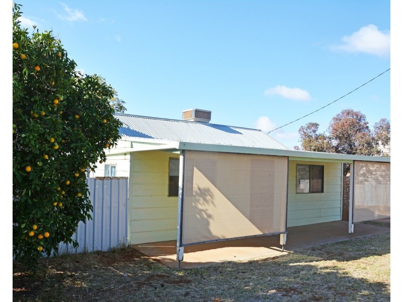 17 Lawler Street, Ouyen VIC 3490