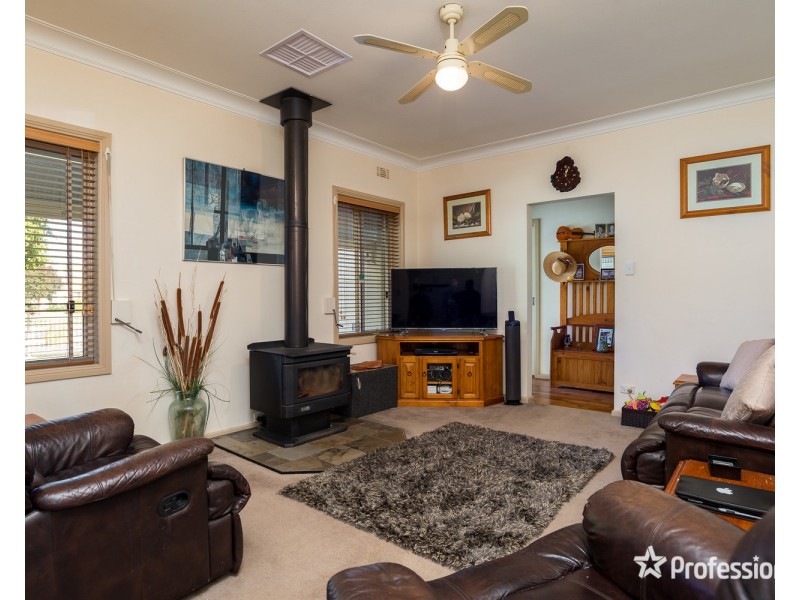 33 Adelaide Street, Wentworth NSW 2648