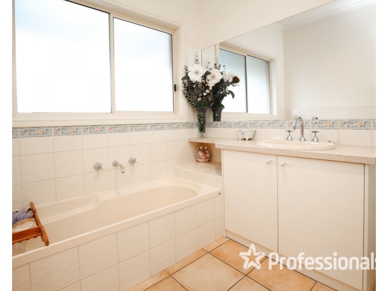 57 Summer Drive, Buronga NSW 2739