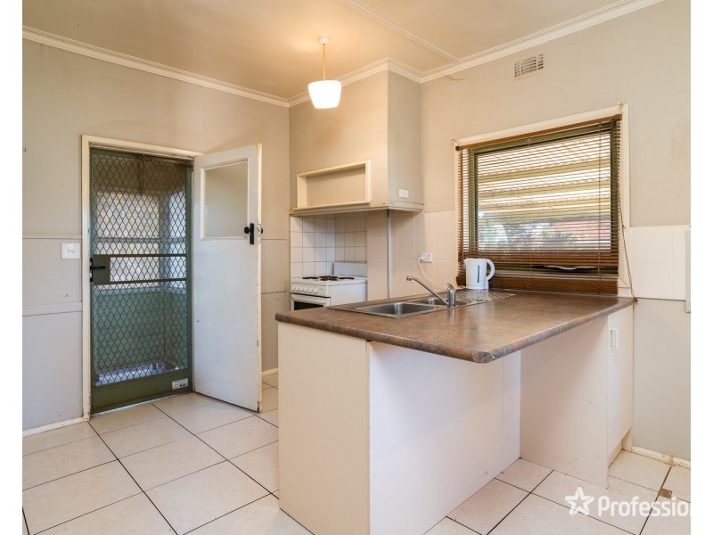 11 Westcliffs Crescent, Red Cliffs VIC 3496