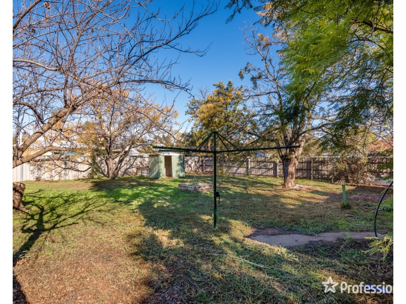 11 Westcliffs Crescent, Red Cliffs VIC 3496