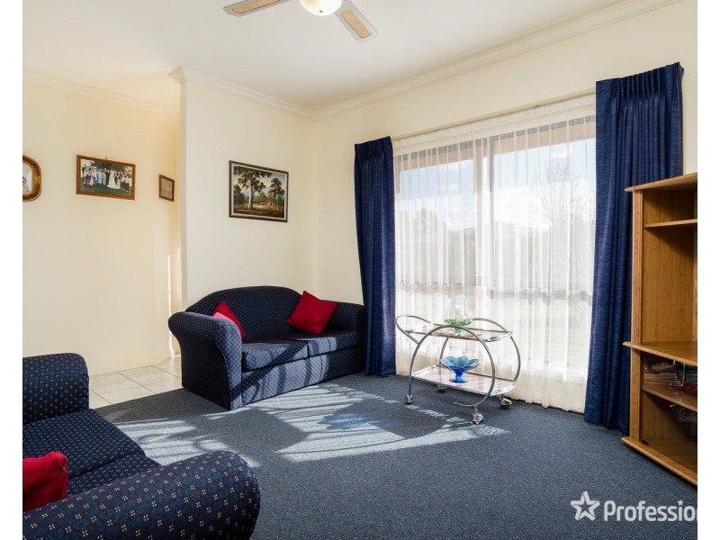 5 Fiona Drive, Gol Gol NSW 2738