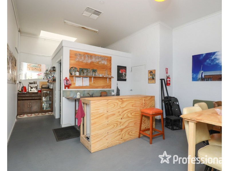 37 Deakin Avenue, Mildura VIC 3500