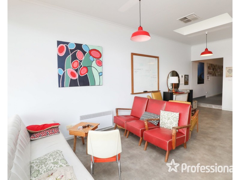 37 Deakin Avenue, Mildura VIC 3500