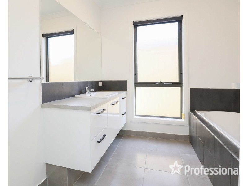 31 Springfield Drive, Mildura VIC 3500