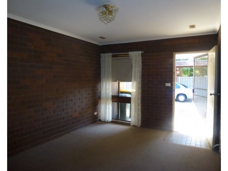 2/8 Eileen Street, Mildura VIC 3500